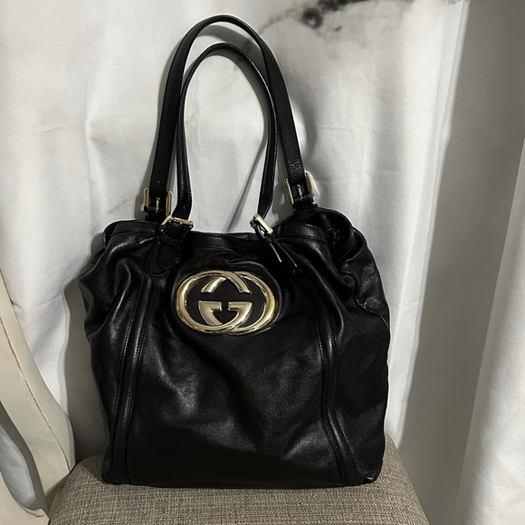 Gucci Black Leather Shoulder Bag with Gold Accents - Picture 1 of 3